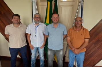 REPRESENTANTE DA EQUATORIAL VISITA A PREFEITURA