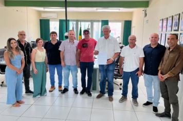 DEPUTADO AFONSO MOTTA VISITA O MUNICÍPIO E SINALIZA EMENDA PRA SAÚDE 