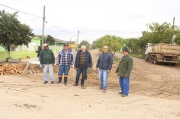 Prefeitura avança na preparação da avenida Mimosa Rodrigues para receber asfalto