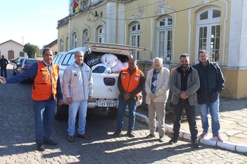 Prefeitura recebe carregamento de agasalhos para a campanha