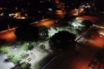 Prefeitura inaugura nova iluminação da praça da Igreja