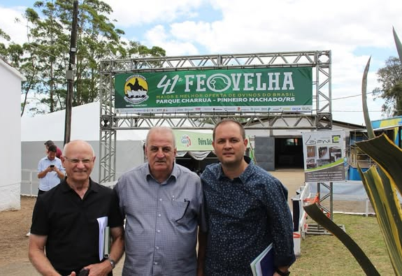 PREFEITO RICARDO ALVES PARTICIPA DE REUNIÃO DOS PREFEITOS NA 41ª FEOVELHA