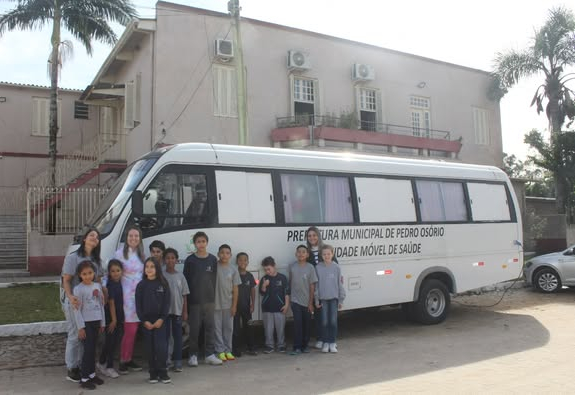SAÚDE NA ESCOLA: UNIDADE MÓVEL ATENDE ALUNOS DA ESCOLA SAGRADO CORAÇÃO DE JESUS