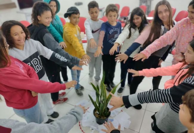 ALUNOS RECEBEM PROJETO CÍRCULOS DE CONSTRUÇÃO DE PAZ