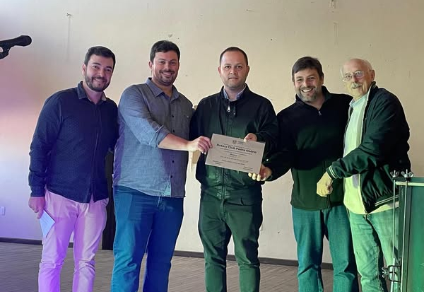 PREFEITO E VICE PARTICIPAM DE ALMOÇO COMEMORATIVO AOS 50 ANOS DO ROTARY CLUB DE PEDRO OSÓRIO
