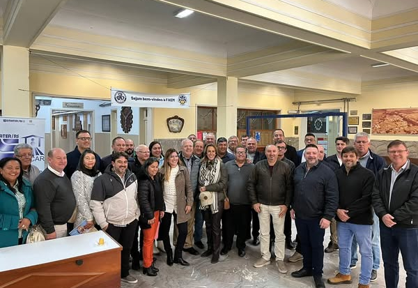 PEDRO OSÓRIO PARTICIPA DE SEMINÁRIO REGIONAL SOBRE PROGRAMA DE RESILIÊNCIA CLIMÁTICA E RECUPERAÇÃO DA AGRICULTURA FAMILIAR