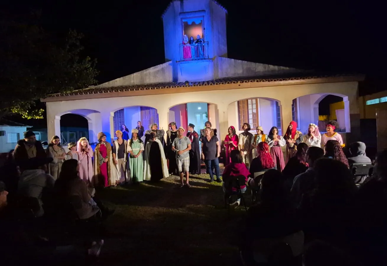 Município prestígia peça de teatro “Fuenteovejuna” 