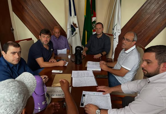 Visita de representantes da Cooperativa João de Barro 