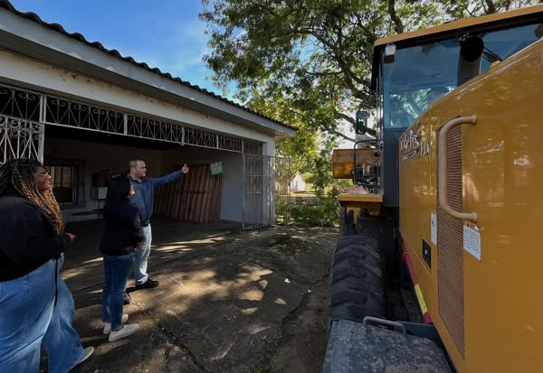  PREFEITURA INICIA FORÇA-TAREFA DE LIMPEZA NO BAIRRO SANTA TEREZA