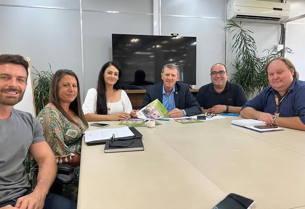 COMITIVA DE PEDRO OSÓRIO CUMPRE AGENDA EM PORTO ALEGRE