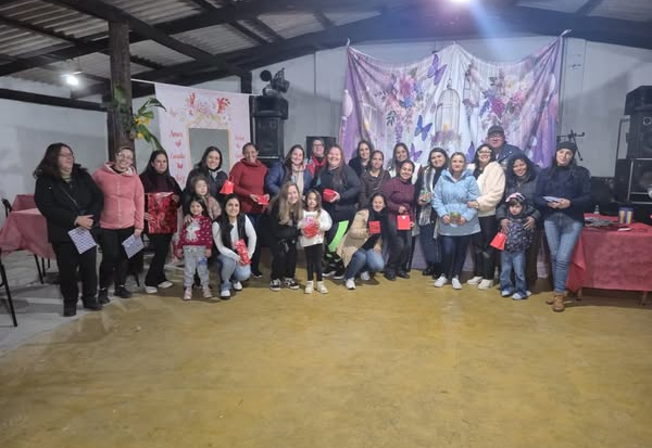 CELEBRAÇÃO DO DIA DAS MÃES NA E.M.E.I. CASTELINHO DO SABER
